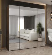 Kleiderschrank mit vier Spiegeltüren | Farbe: Walnuss | 2 Meter breit | Griffe: Gold | zwei Kleiderstangen | zwei Fächer | Soft-Close-Funktion