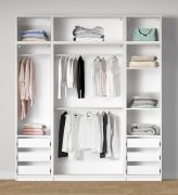 Offener Kleiderschrank | breit | 3 Kleiderstangen | Farbe: Weiß | 3 Innenschubladen | 4 Fächer | Maße: 206 x 55 x 234 cm | 2 Holzeinlegeböden