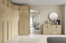 Schlafzimmer Set B Edegem | 9-teilig | Farbe: Eiche Cremona | Kleiderschränke | Drehtürenschränke | Regale | Schrankaufsätze | Kommode