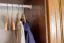 Schmaler Kleiderschrank | 2 Drehtüren | 1 Schublade | 4 Fächer | mit Kleiderstange | 80 cm breit | Massivholz | Farbe: Eiche Abbildung