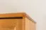 Kleiderschrank | 3 Drehtüren | 4 Fächer | mit Kleiderstange | 120 cm breit | Massivholz | Farbe: Erle Abbildung