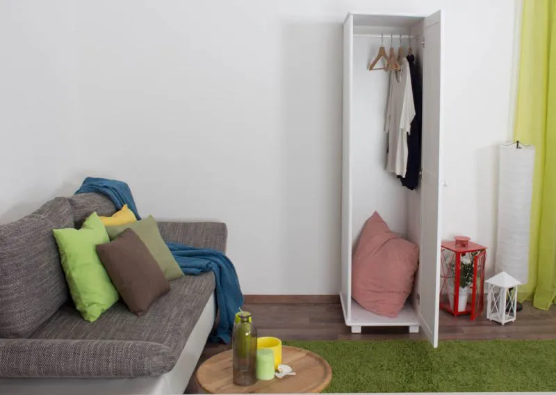 Kleiderschrank massiv weiss