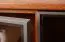 Vitrine Jussara 04, Farbe: Bernstein, Eiche teilmassiv – 201 x 124 x 42 cm (H x B x T)