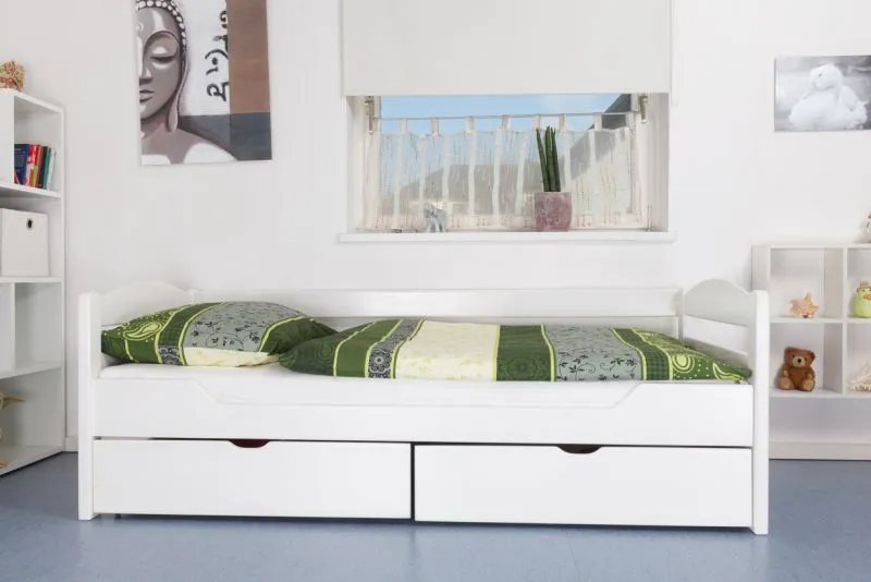 Bett mit Stauraum