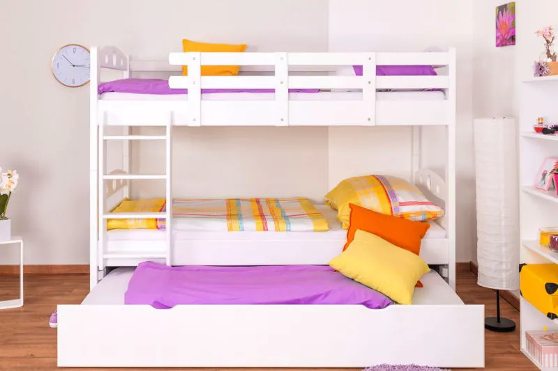 90 x 200 cm Stockbett inkl. Ausziehbett für 3. Liegeplatz 90 x 190 cm (Bettkasten/Stauraum) | Massivholz: Buche | Weiß Lackiert | umbaubar/teilbar in zwei Einzelbetten | inkl. Rollroste Abbildung