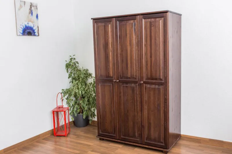Kleiderschrank | 3 Drehtüren | 4 Fächer | mit Kleiderstange | 120 cm breit | Massivholz | Farbe: Nuss Abbildung